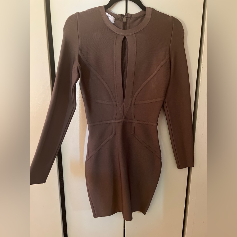 A sexy brown dress